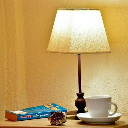 Renata & - Beachfront, Large Garden & Free Parking