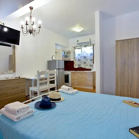 アパート Renata & - Beachfront, Large Garden & Free Parking バルバティ