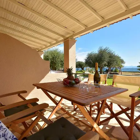 Renata & - Beachfront, Large Garden & Free Parking *