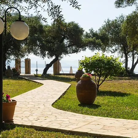 Appartamento Renata & - Beachfront, Large Garden & Free Parking Barbati