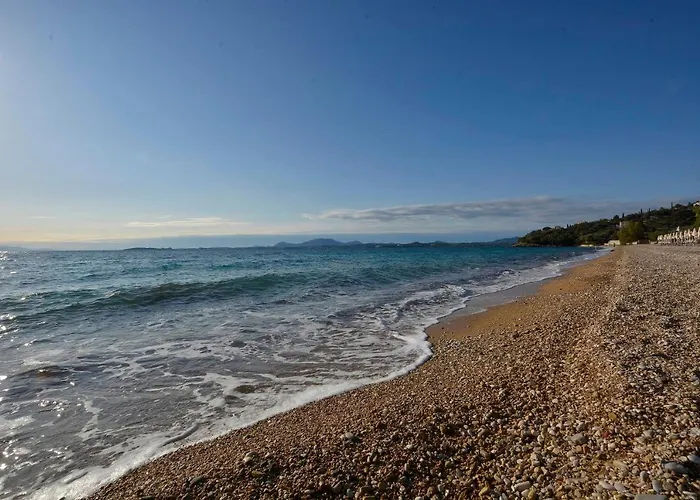 Renata & - Beachfront, Large Garden & Free Parking Appartamento *