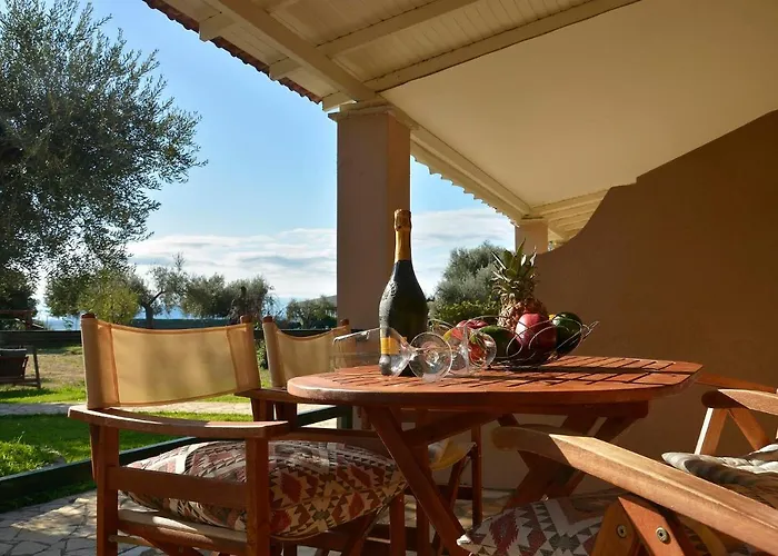 Renata & - Beachfront, Large Garden & Free Parking * Barbati