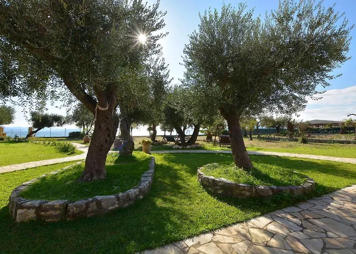 Appartamento Renata & - Beachfront, Large Garden & Free Parking Barbati