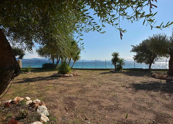 Appartamento Renata & - Beachfront, Large Garden & Free Parking Barbati