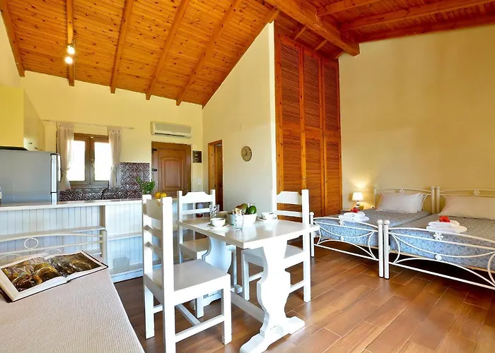 Renata & - Beachfront, Large Garden & Free Parking Barbati