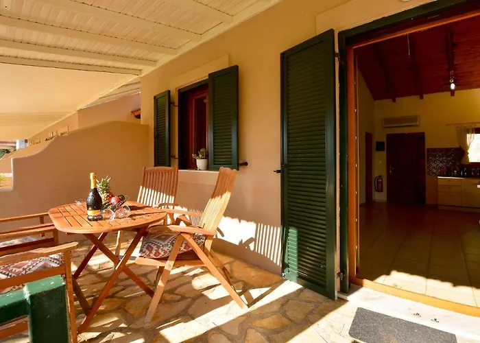 Renata & - Beachfront, Large Garden & Free Parking * Barbati