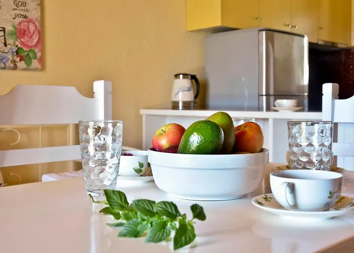 Appartamento Renata & - Beachfront, Large Garden & Free Parking Barbati