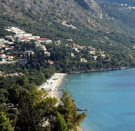 Renata & - Beachfront, Large Garden & Free Parking Barbati