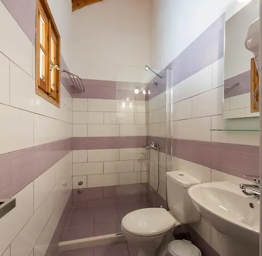 Renata & - Beachfront, Large Garden & Free Parking