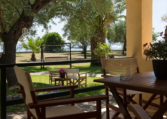 Appartamento Renata & - Beachfront, Large Garden & Free Parking Barbati