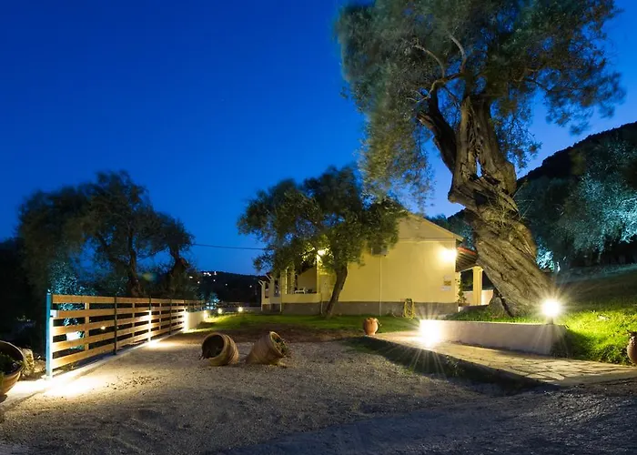 Appartamento Renata & - Beachfront, Large Garden & Free Parking Barbati