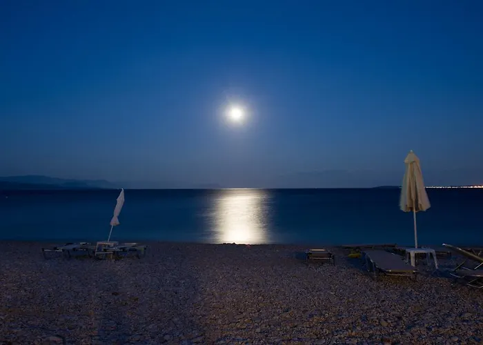 Appartamento Renata & - Beachfront, Large Garden & Free Parking *