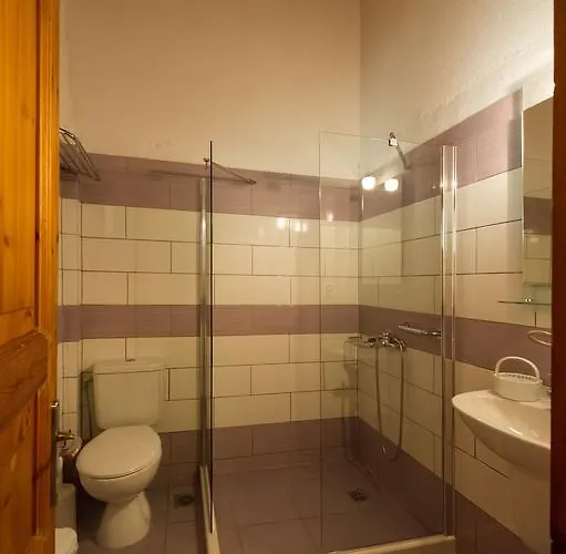 Renata & - Beachfront, Large Garden & Free Parking Appartamento