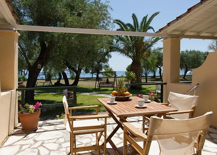 Apartament Renata & - Beachfront, Large Garden & Free Parking Barbati