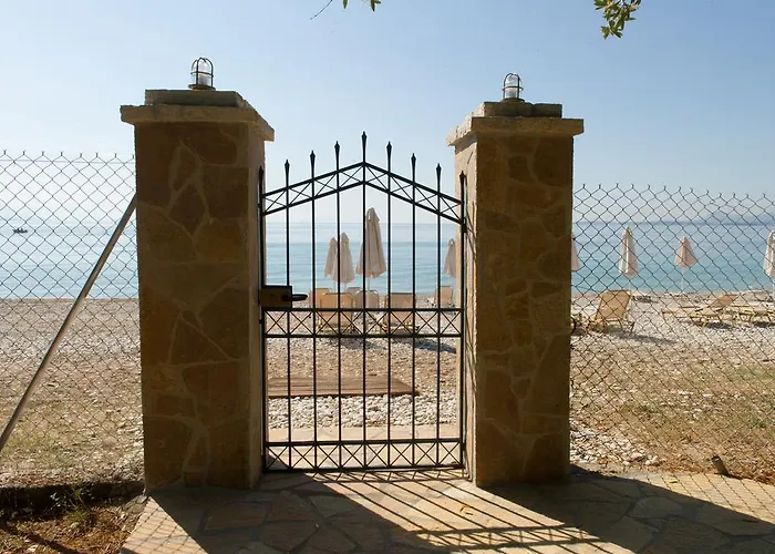 Renata & - Beachfront, Large Garden & Free Parking * Barbati