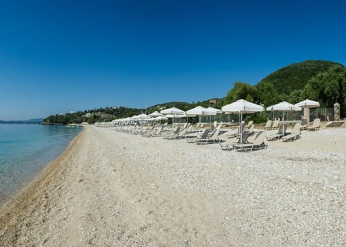Renata & - Beachfront, Large Garden & Free Parking Appartamento Barbati