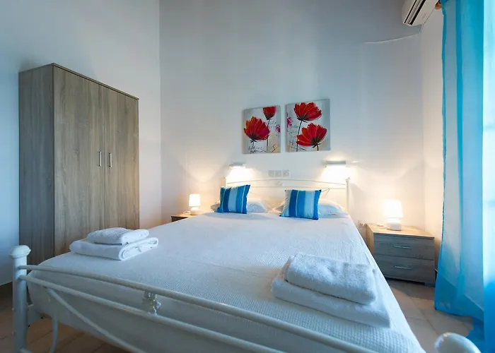 Renata & - Beachfront, Large Garden & Free Parking Appartamento Barbati
