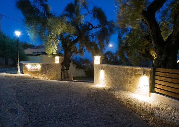 Renata & - Beachfront, Large Garden & Free Parking * Barbati