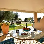 Renata & - Beachfront, Large Garden & Free Parking Апартаменты Барбати