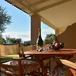 Renata & - Beachfront, Large Garden & Free Parking * Барбати