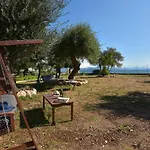 Renata Rooms&studios - Beachfront, Large Garden&free Parking Appartement