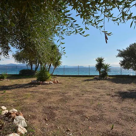 דירה Renata & - Beachfront, Large Garden & Free Parking בארבאטי