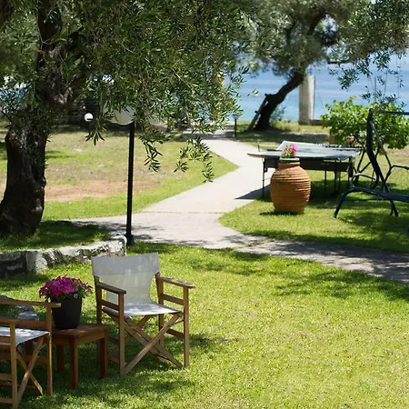 Lägenhet Renata & - Beachfront, Large Garden & Free Parking *