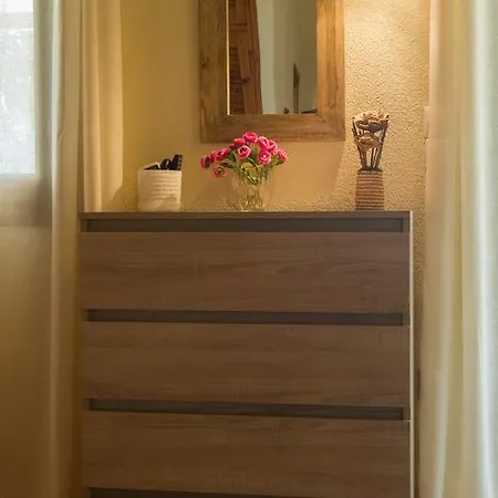 דירה Renata & - Beachfront, Large Garden & Free Parking *