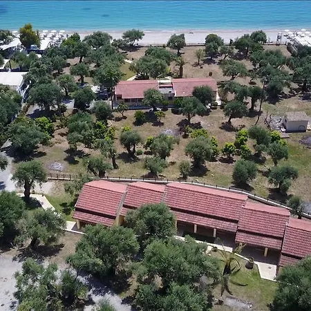 Renata & - Beachfront, Large Garden & Free Parking דירה *