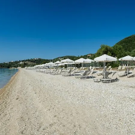 Renata & - Beachfront, Large Garden & Free Parking Lägenhet Barbati
