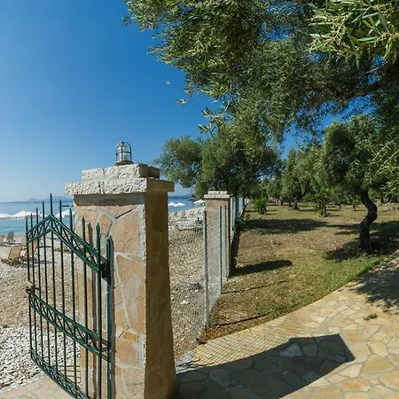 Renata & - Beachfront, Large Garden & Free Parking *