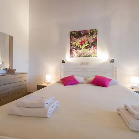 דירה Renata & - Beachfront, Large Garden & Free Parking